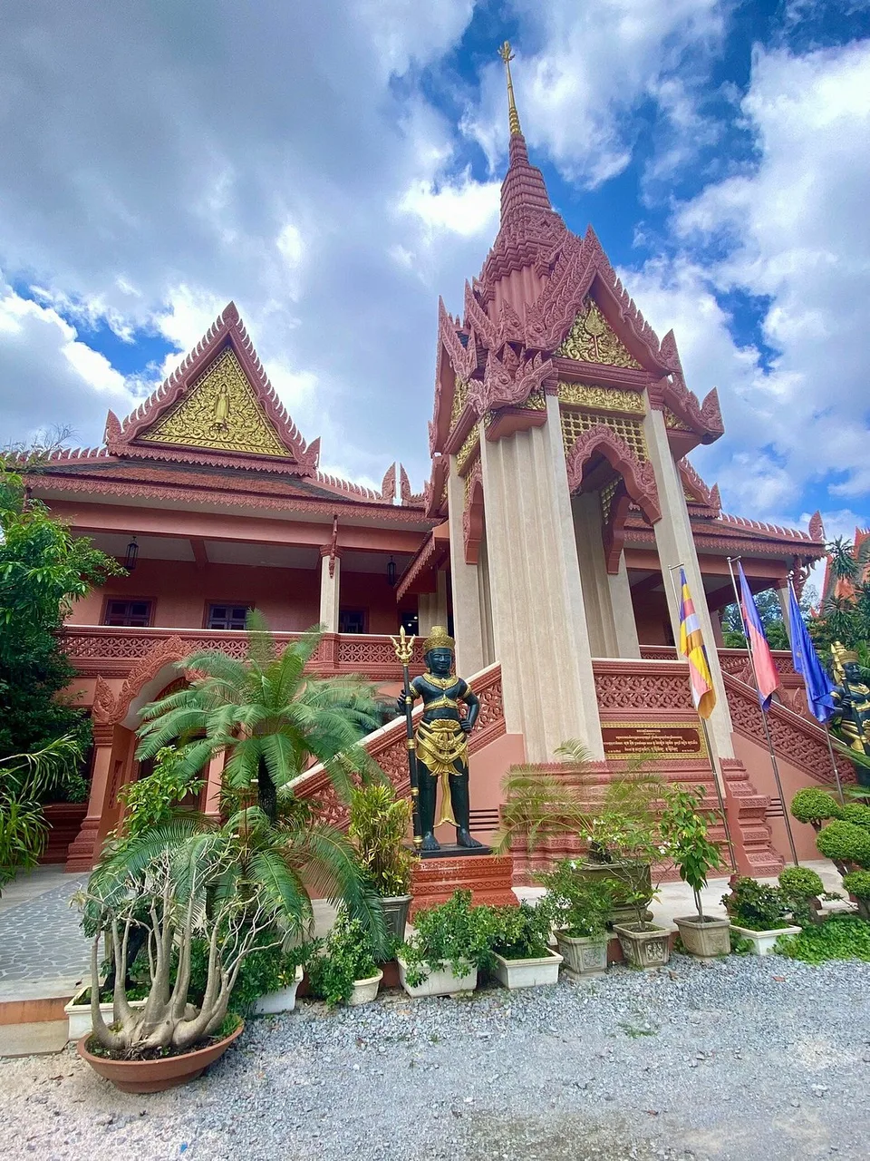 Wat Bo Temple — fresques et vihear