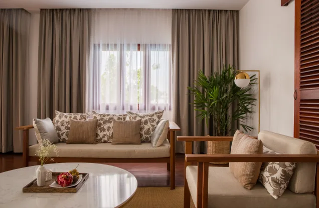 Amanjaya Pancam Hotel — lounge area