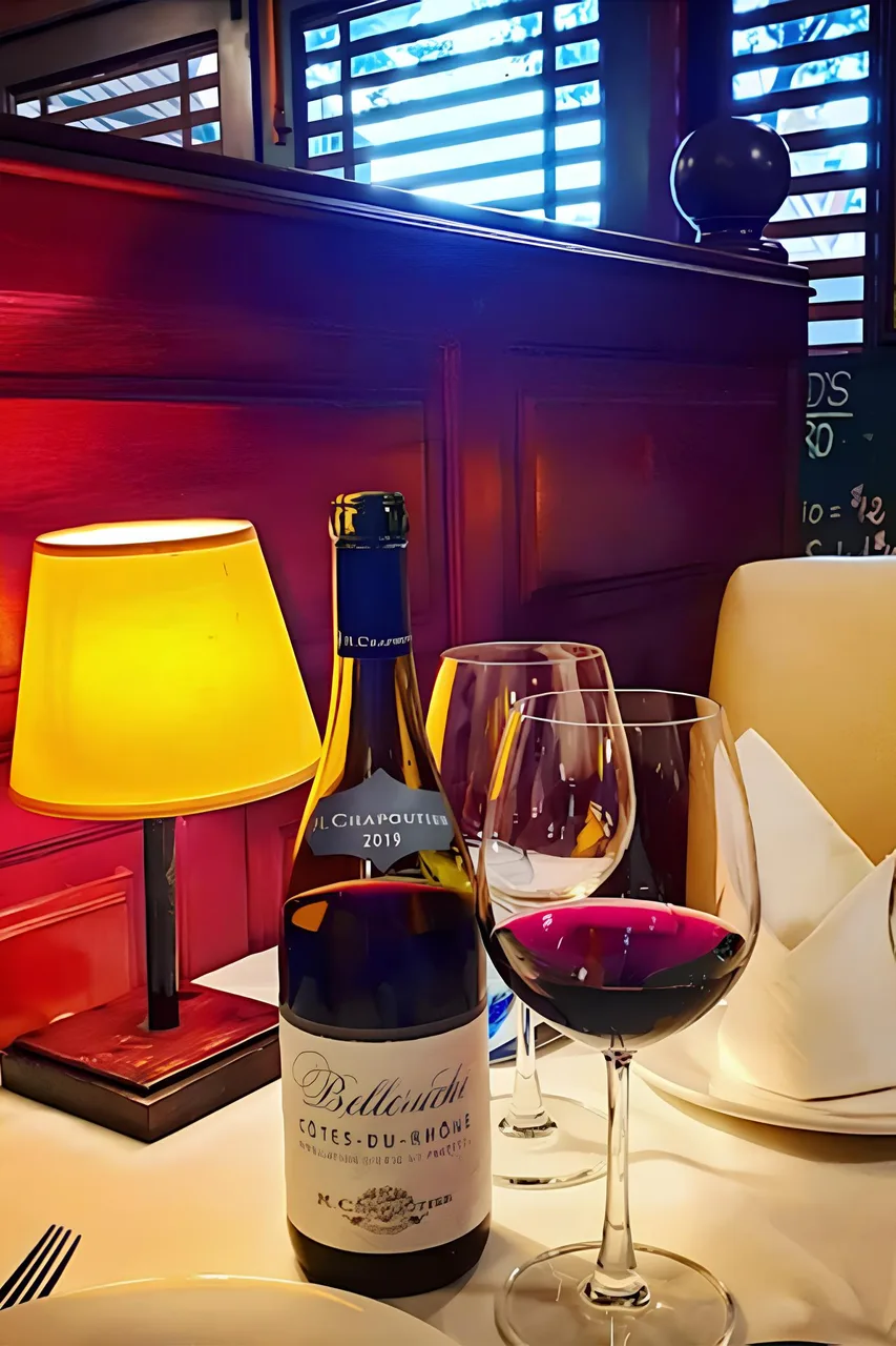 Table dressée chez Armand’s — The Bistro