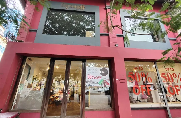 Artisans Angkor — Phnom Penh boutique