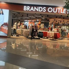 Brands Outlet — photo