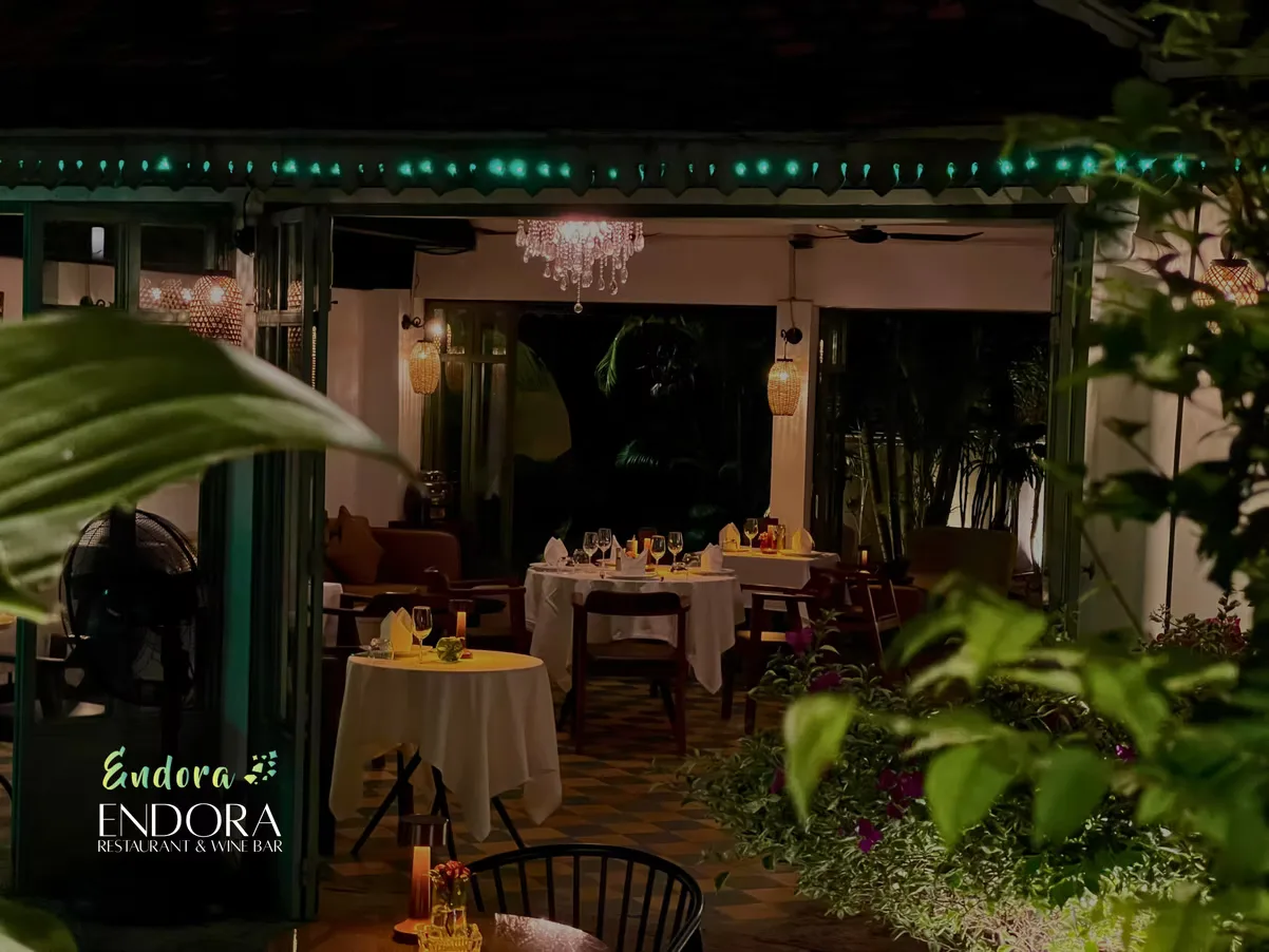 Endora — cour-jardin et expérience dîner