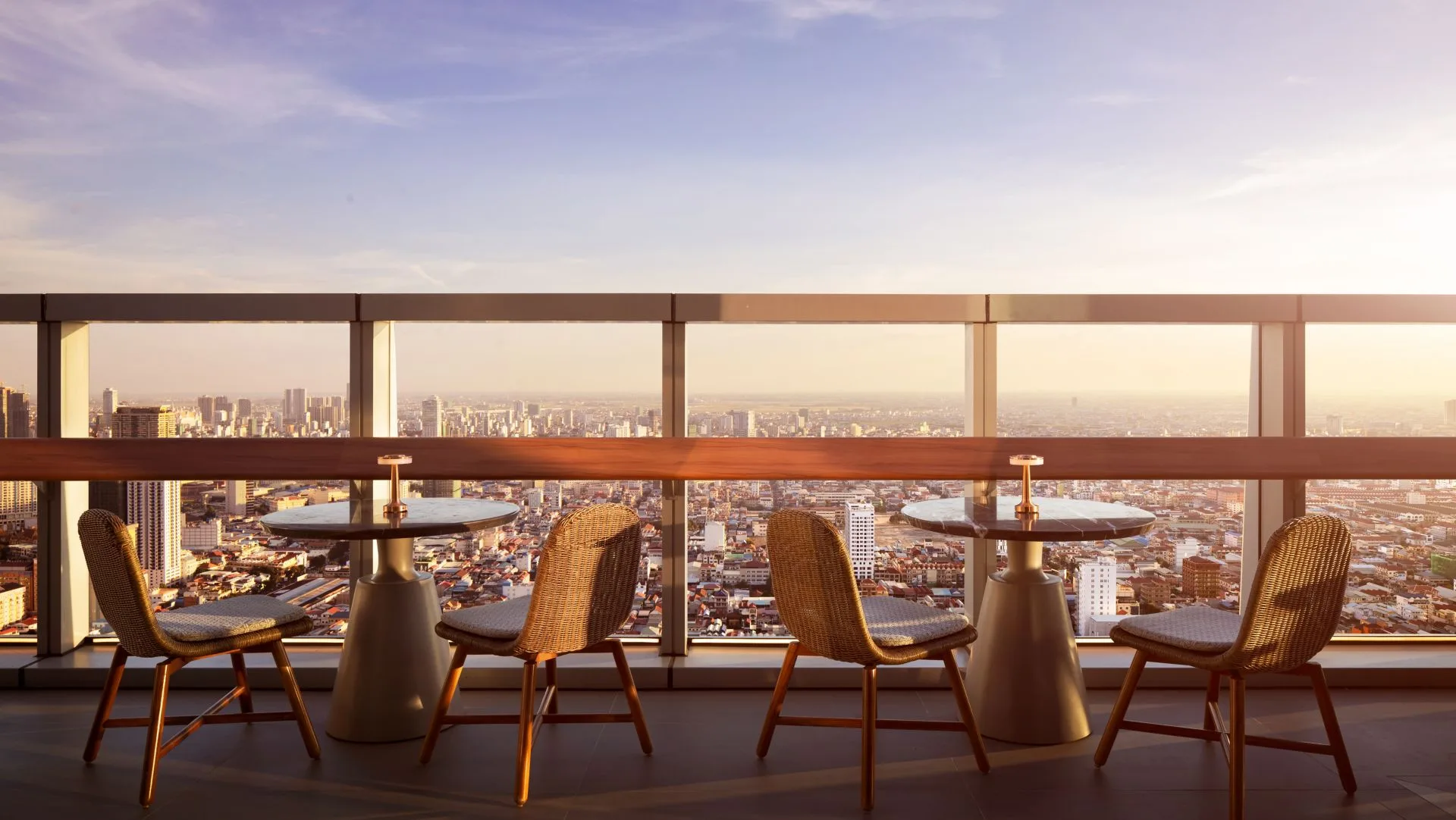 The Winds, le bar des 44e et 45e étages