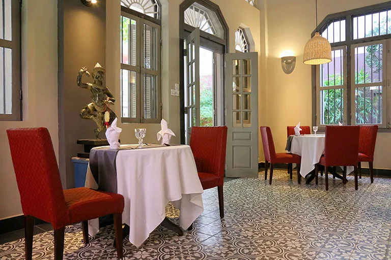 Salle de Kravanh, villa coloniale
