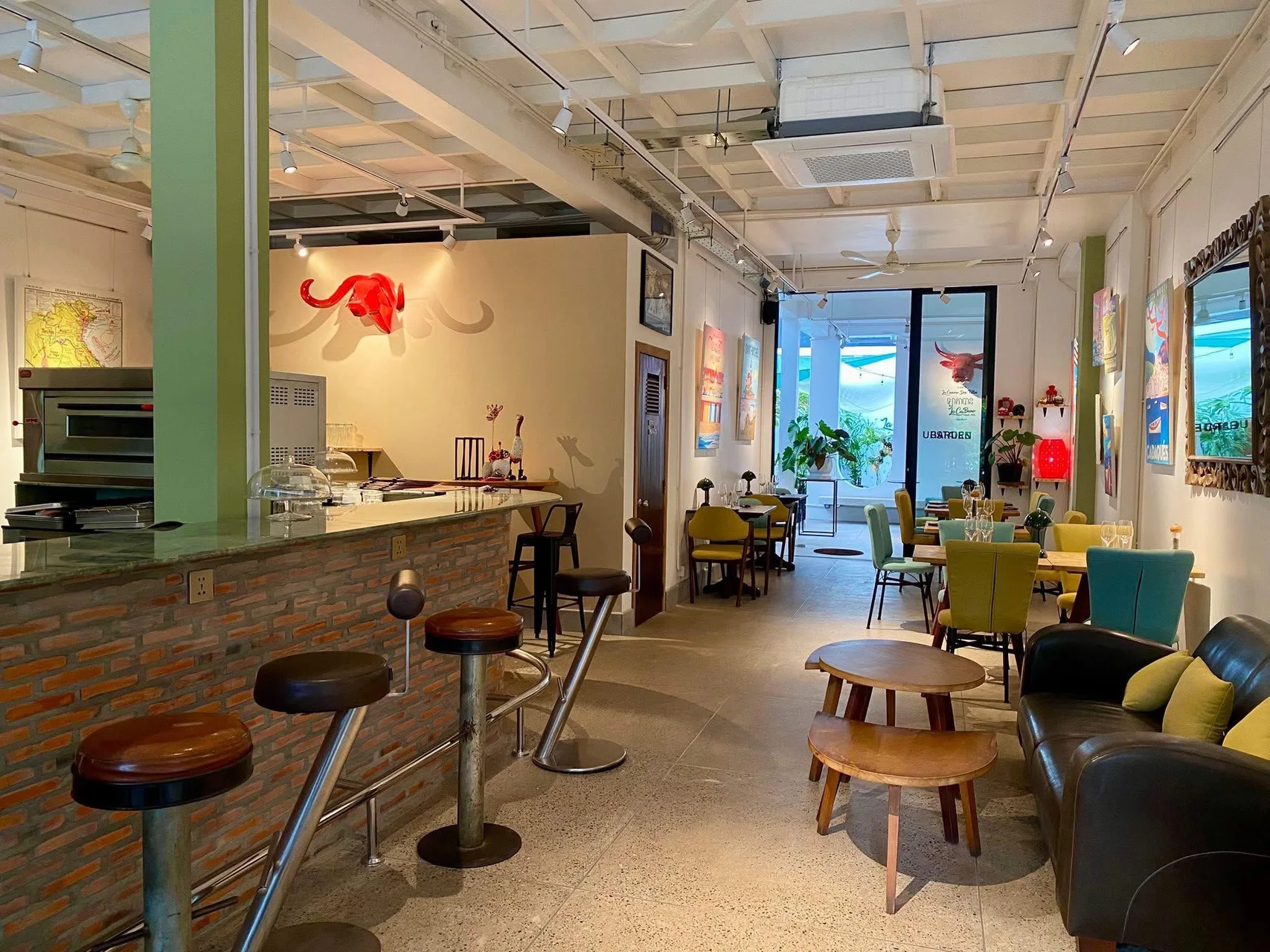 La Cabane — salle, bar en brique et ambiance bohème parisienne