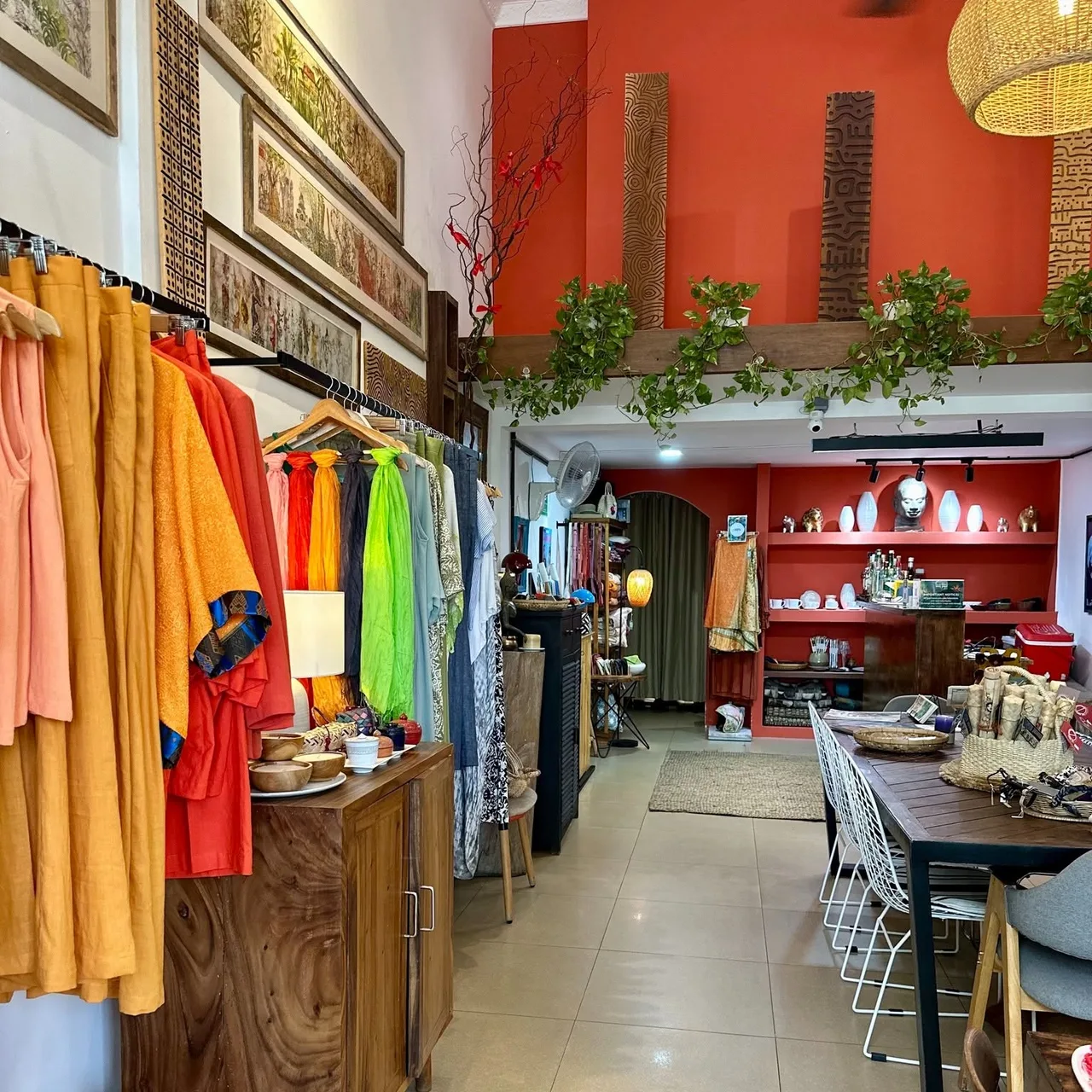 LUSH Boutique — photo 1