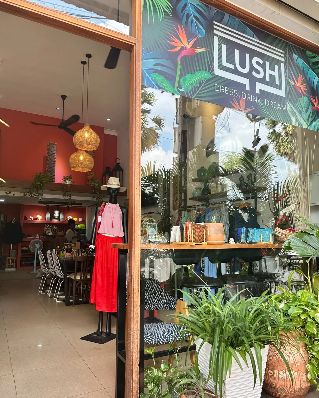 LUSH Boutique — photo 5