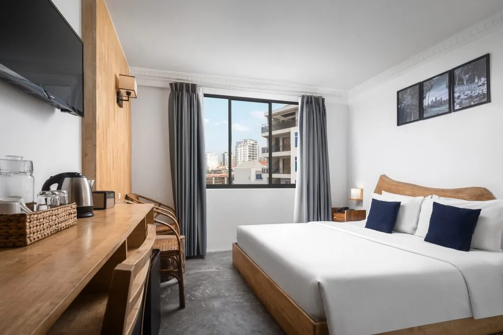 Une chambre supérieure, vue ville