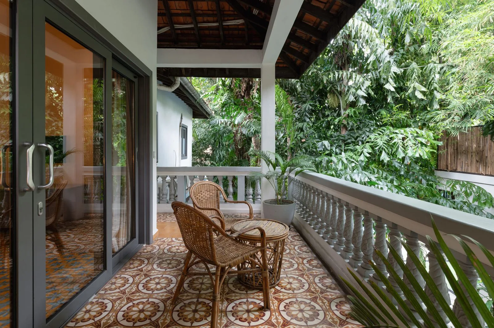 Un balcon sur le jardin