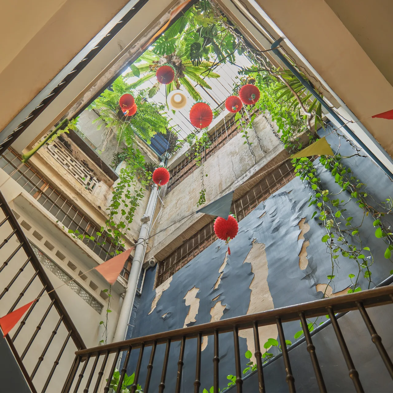 Pteah Chas — courtyard