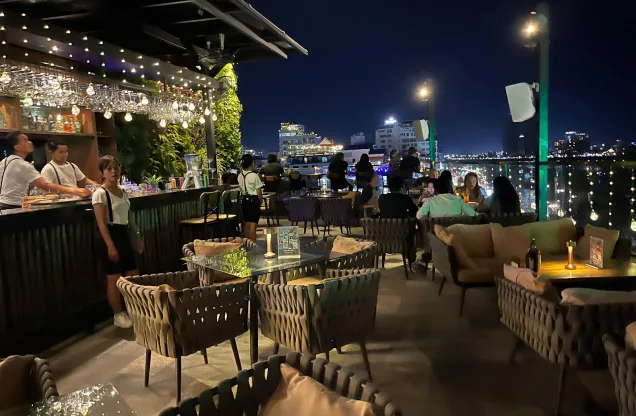 Rukkha Sky Bar & Tapas — photo