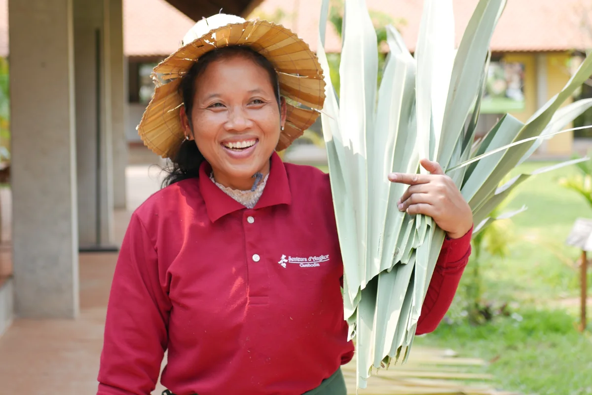 Senteurs d'Angkor — artisans au travail