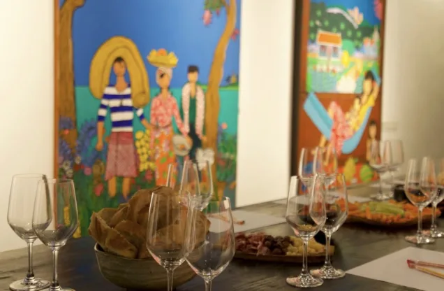 Sra'Art Gallery — lounge atmosphere