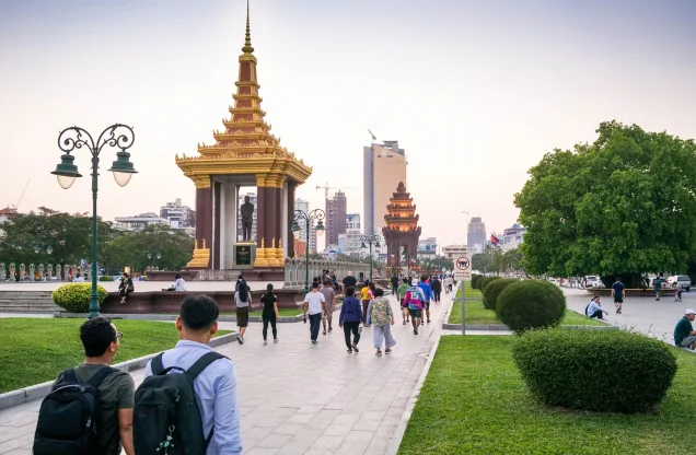 Norodom Sihanouk Memorial — park setting