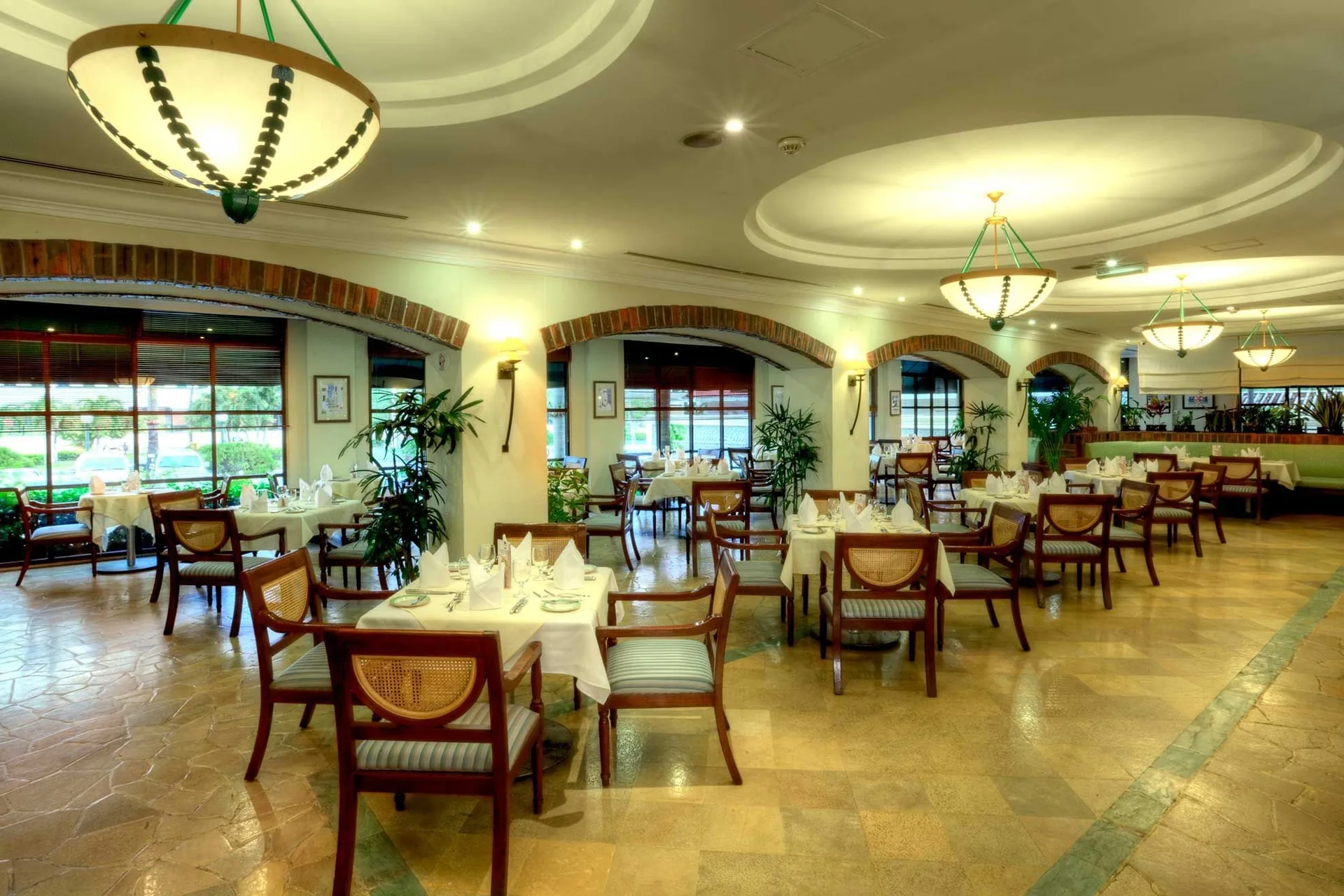 Le Sun Cafe