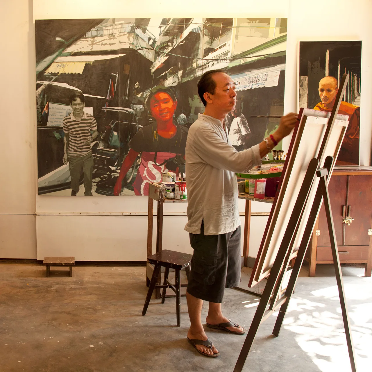 Theam's Gallery — Lim Muy Theam dans son atelier