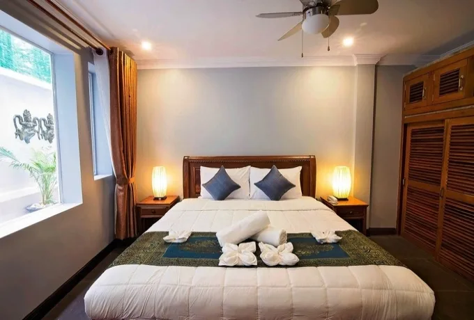 The Five Senses Boutique Hotel — antiquités angkoriennes et design