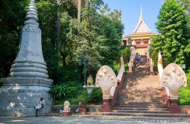 Wat Phnom — staircase