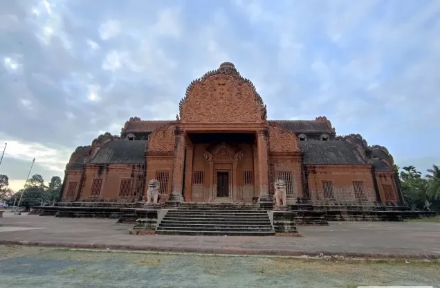 Wat Sowann Thamareach — façade