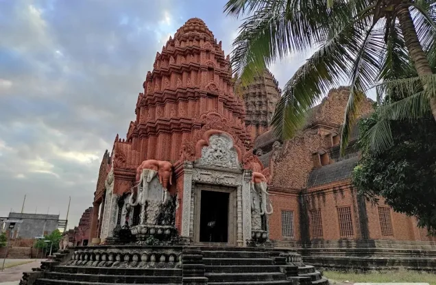 Wat Sowann Thamareach — interior